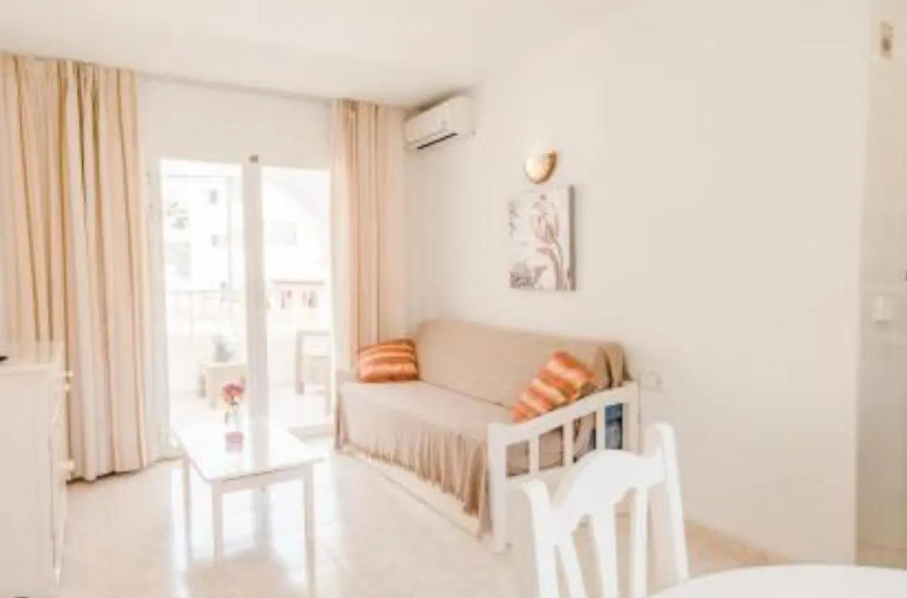 Apartamentos Torres Cardona location